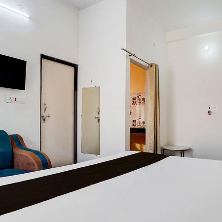 Hotel O Ramdut Palace Guest House Faizābād Esterno foto