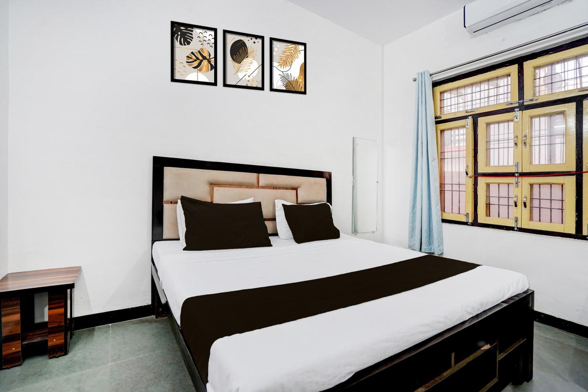 Hotel O Ramdut Palace Guest House Faizābād Esterno foto