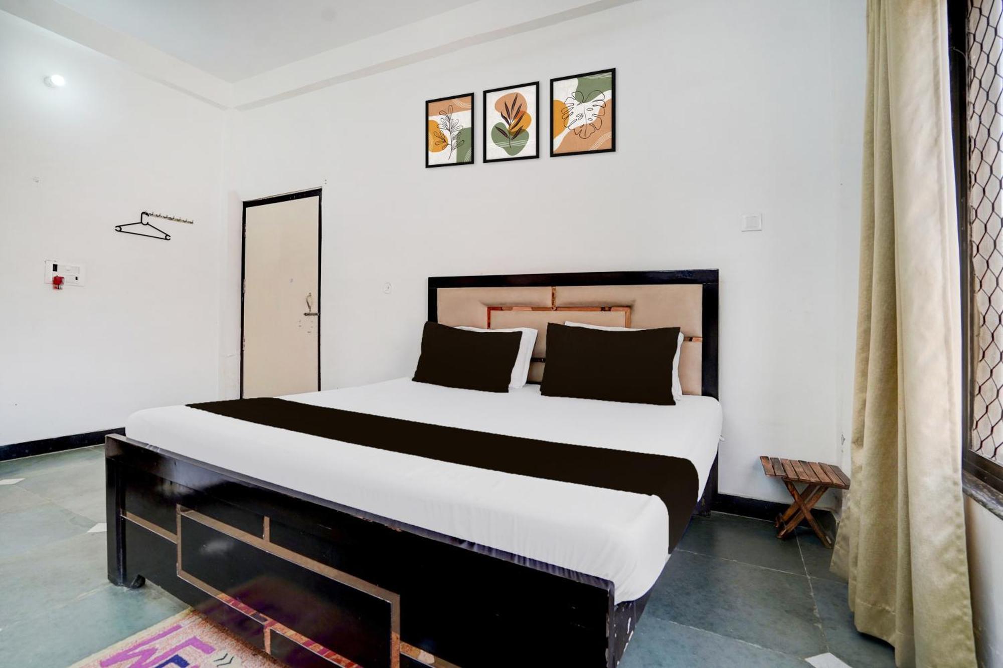 Hotel O Ramdut Palace Guest House Faizābād Esterno foto