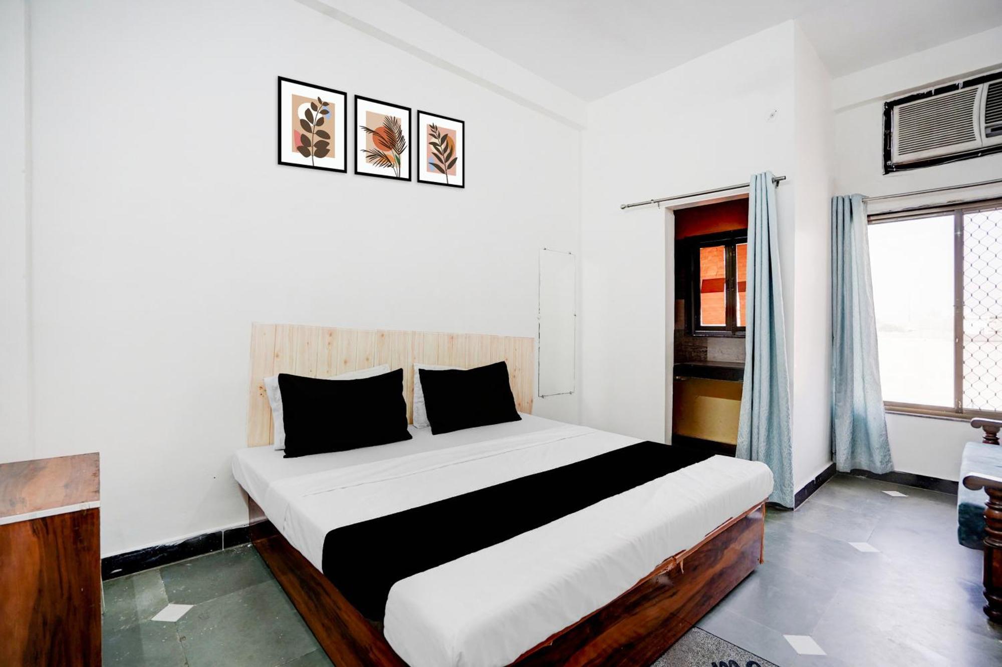 Hotel O Ramdut Palace Guest House Faizābād Esterno foto