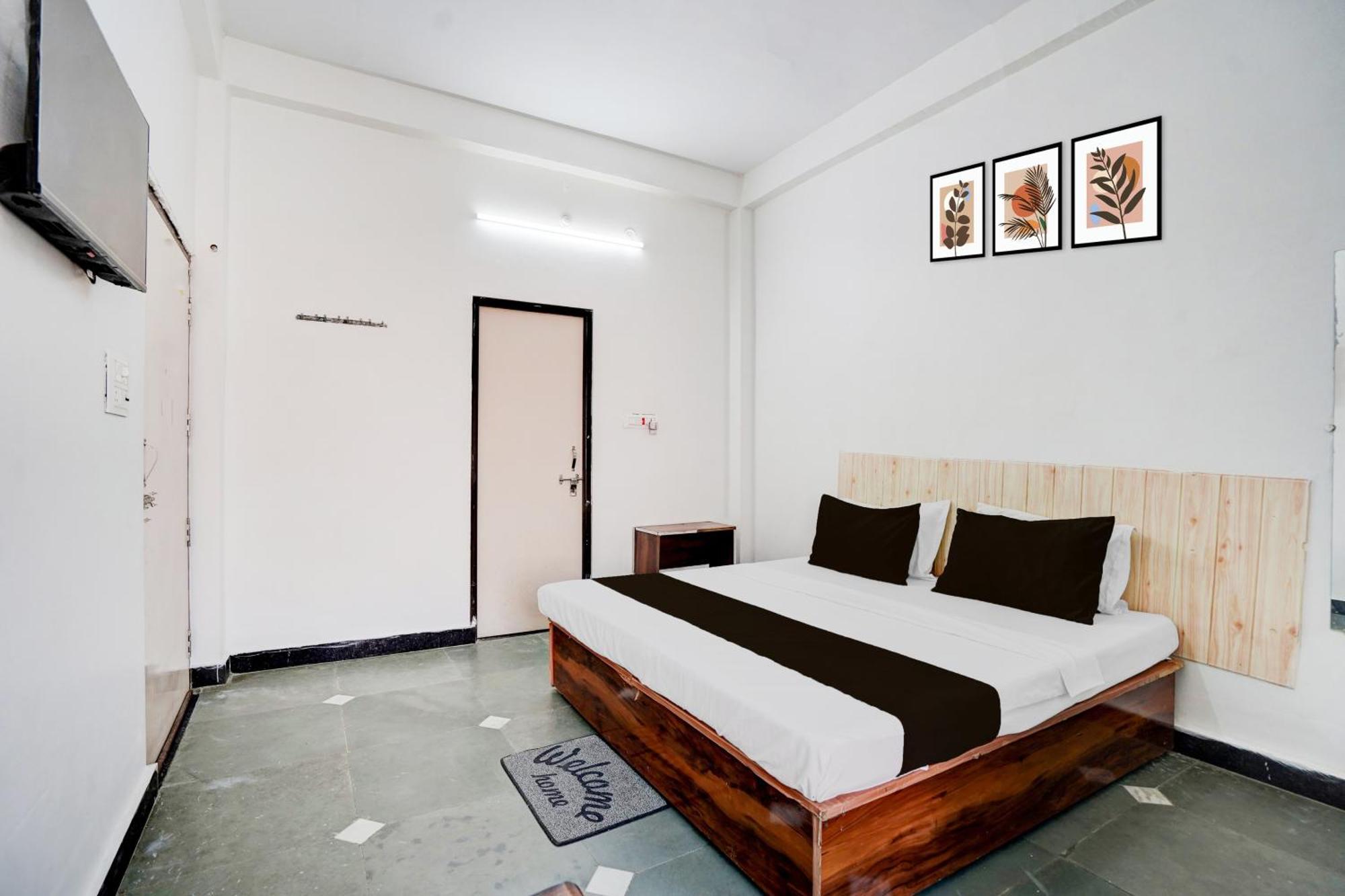 Hotel O Ramdut Palace Guest House Faizābād Esterno foto